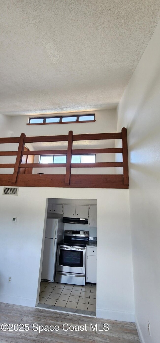 Building Photo - 204 Pierce Ave