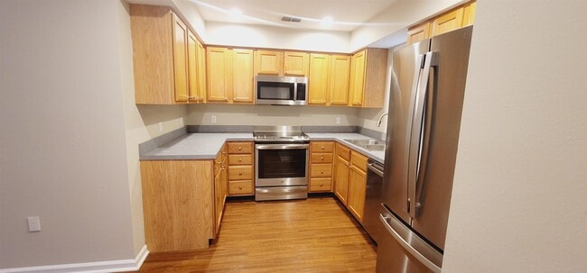 Building Photo - 2300 Timber Oak Ln