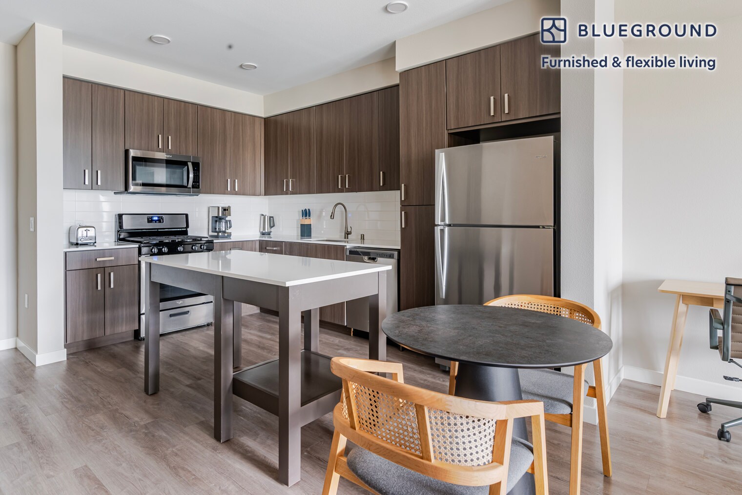 Building Photo - 3560 Rambla Pl