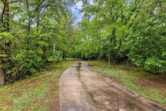 Building Photo - 1724 30th St SW