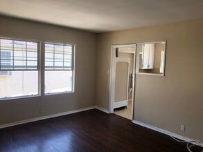 Building Photo - 5458 Kinston Ave