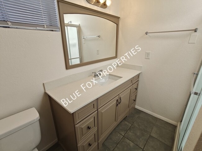 Building Photo - 275 E Norma Ln