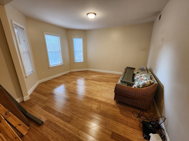 Building Photo - 117 Florida St