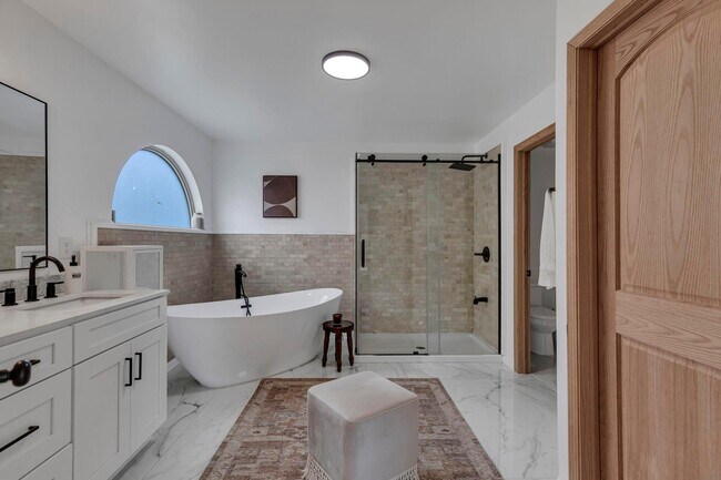 Building Photo - 2639 Berber St