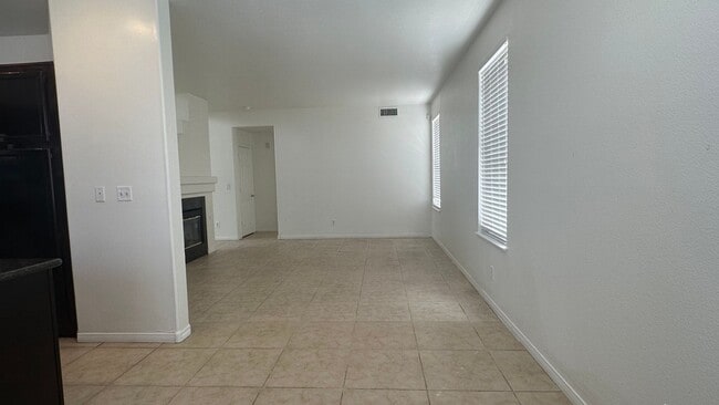 Building Photo - SUMMERLIN HOME WITH 5 BEDROOMS (INCLUDE SOME UTILITIES)