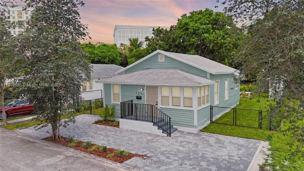 Primary Photo - 125 Frow Ave