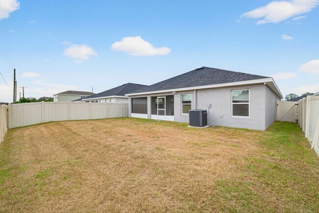 Building Photo - New Spacious 4 Bed - W/Amenities!