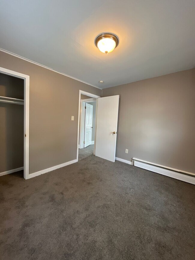 Building Photo - 2280 Main St