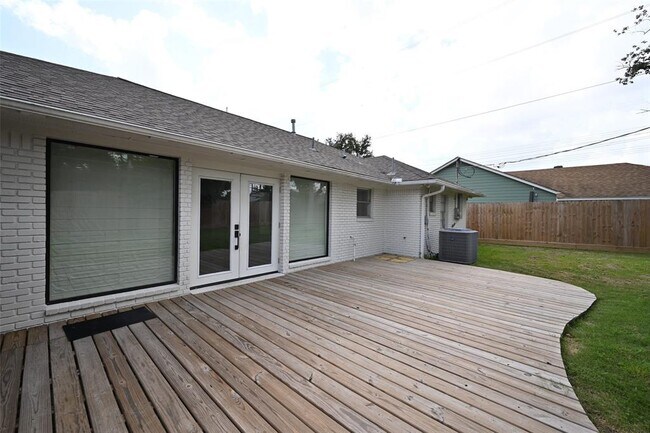 Building Photo - 3007 Maple Grove Ln