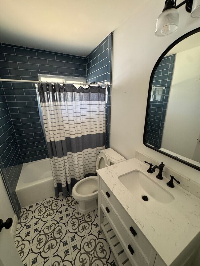 Building Photo - Meticulously Maintained Single-Story Home with Private Pool in Canterbury Village!