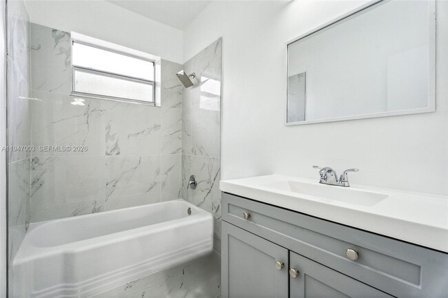 Building Photo - 825 85th St