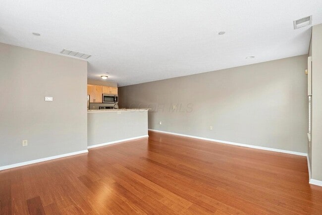 Building Photo - 35 Buttles Ave