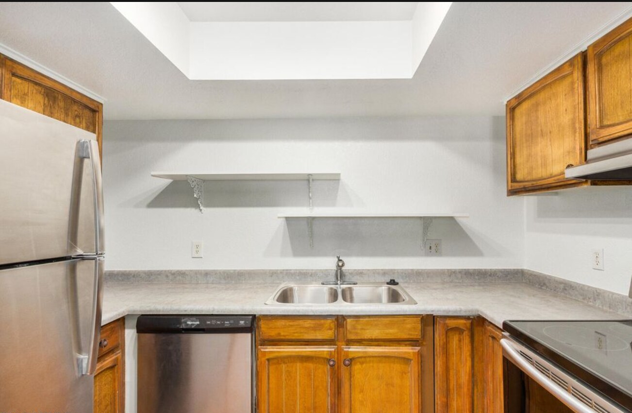 Building Photo - 4482 W Palmaire Ave