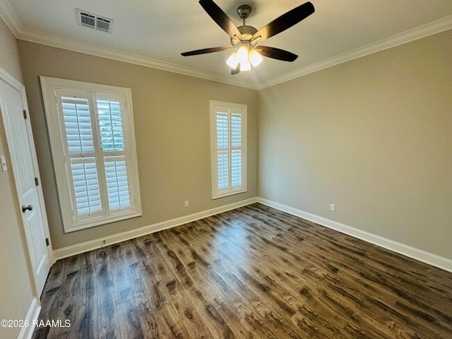 Building Photo - 113 Oak Village Dr