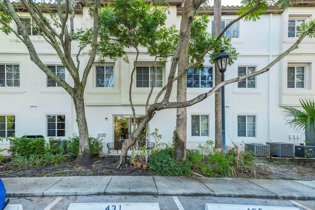 Building Photo - 5030 SW 126th Ave