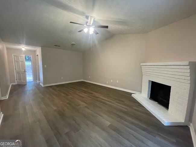 Building Photo - 120 Windy Hill Pl