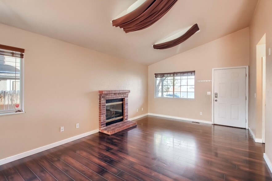 Building Photo - 3884 W 63rd Pl