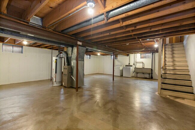 Basement with washer and dryer - 1402 Heather Dr