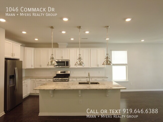 Building Photo - 1046 Commack Dr