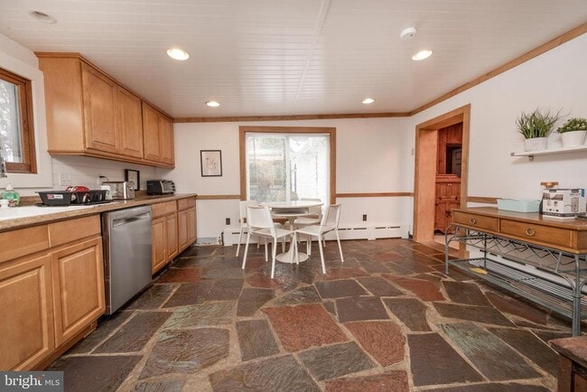 Building Photo - 6106 Lower York Rd