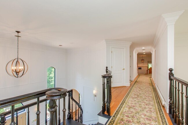 Building Photo - 145 Edgewater Dr