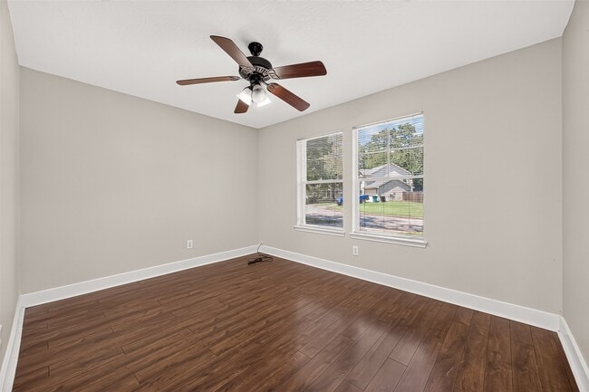 Building Photo - 18174 Woodsdale Ct