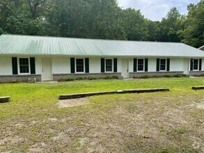 Building Photo - 308 Briarwood Ln