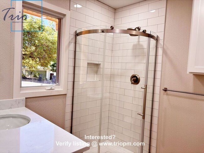 Building Photo - 2693 Chula Vista Dr