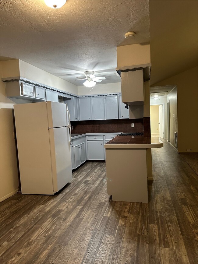 Building Photo - 622 Coolidge St