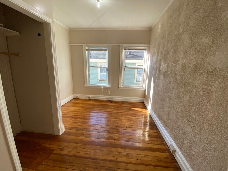 Building Photo - 182 Grant St