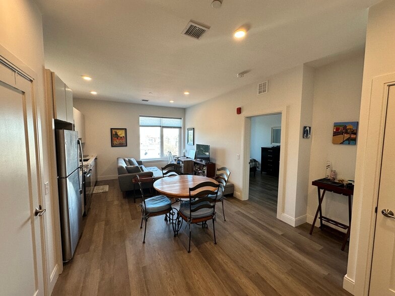 Building Photo - 951 Dorchester Ave