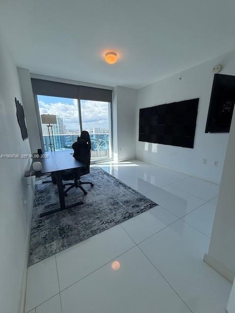 Building Photo - 200 Biscayne Blvd Way