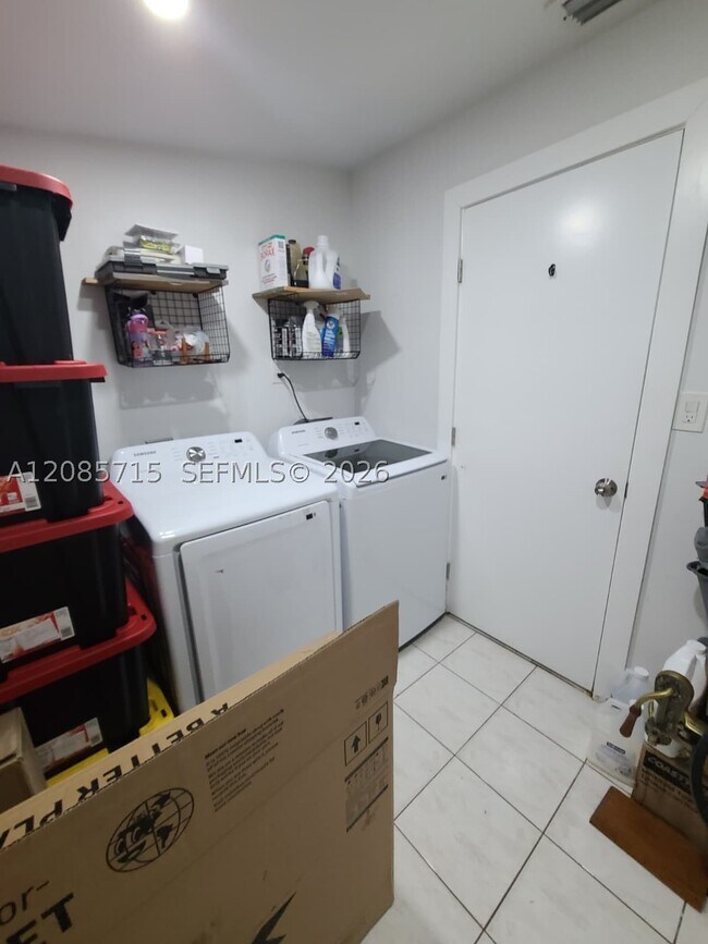 Building Photo - 9860 SW 83rd St