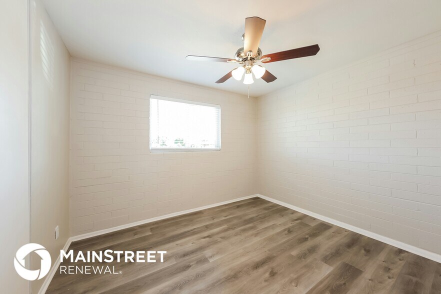 Building Photo - 4714 N 49th Dr