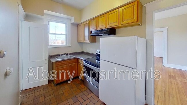 Building Photo - 469 Delaware Ave