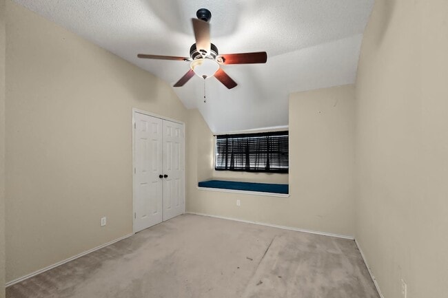 Building Photo - 1226 Rivercrest Dr