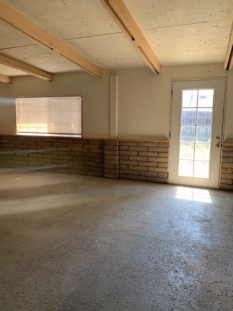 Building Photo - Redlands Home with NEW Paint & Tile Throughout