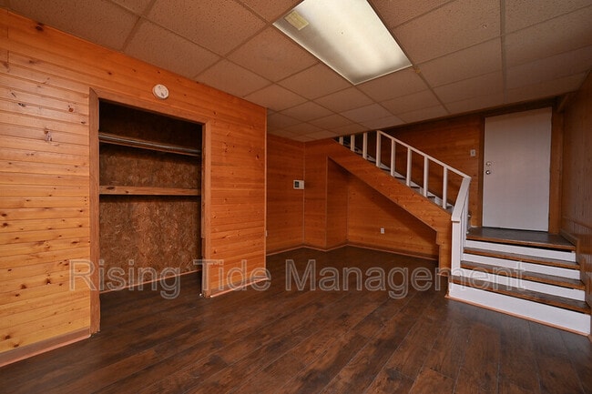 Building Photo - 436 10th Ct