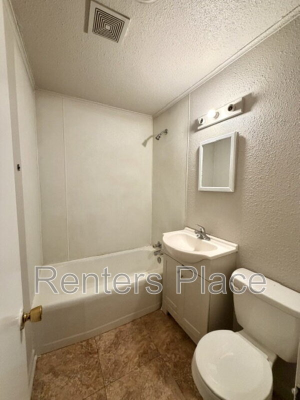 Building Photo - 6714 E Jasper St