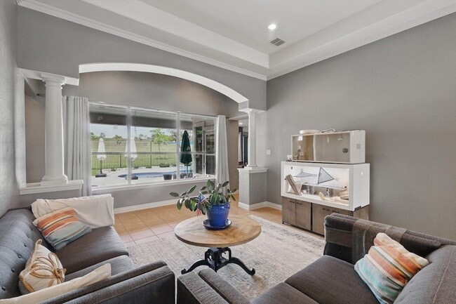 Building Photo - 10701 Los Rios Dr