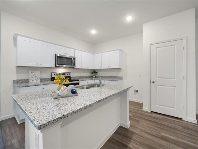 Building Photo - 617 Delaware Ave