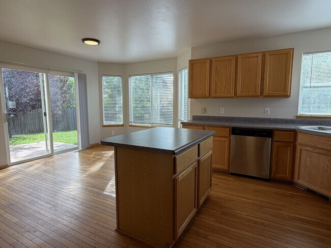 Building Photo - 625 Brewer Dr