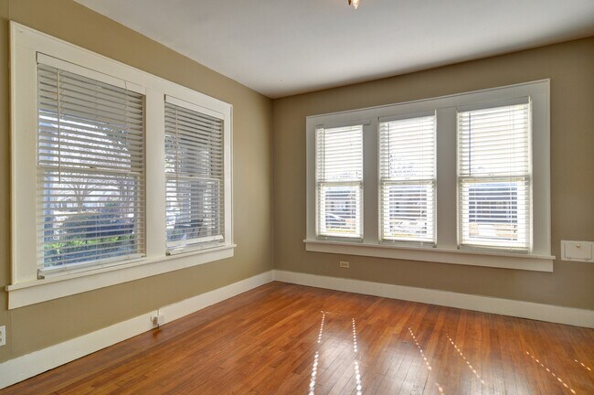 Building Photo - 4128 Pershing Ave