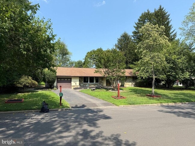 Primary Photo - 123 Pearl Dr