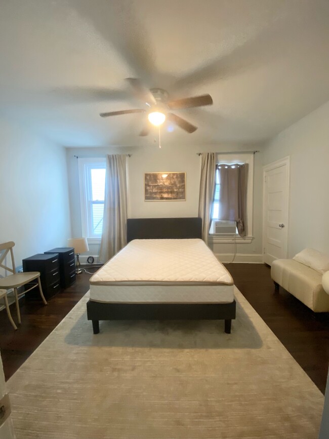 Apt 2 bedroom - 922 Richmont St