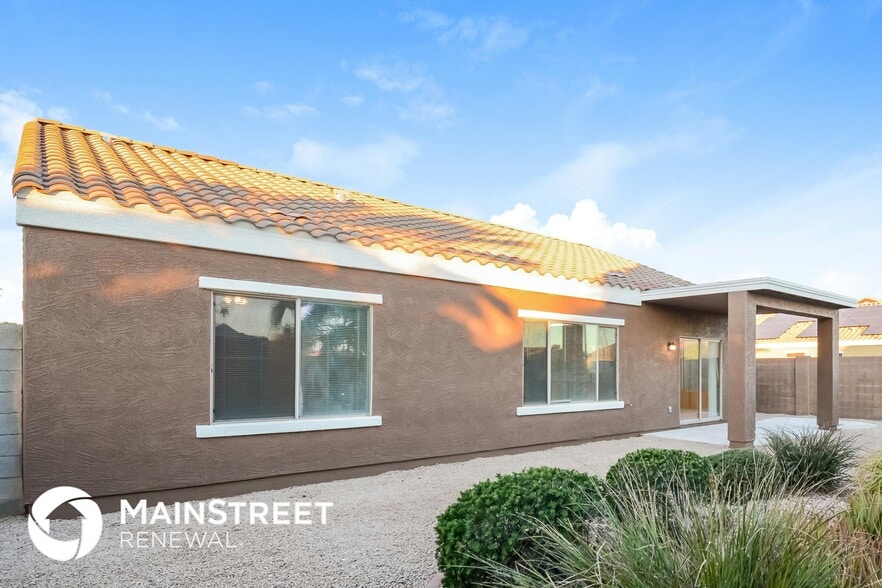 Building Photo - 13289 N Primrose St