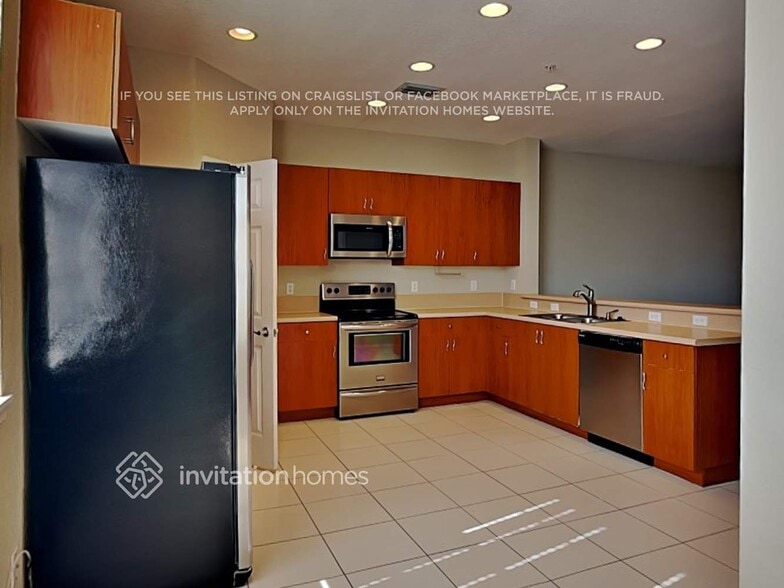 Building Photo - 156 Greenwich Cir