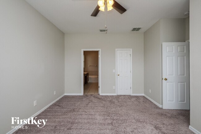 Building Photo - 527 Dunaway Dr