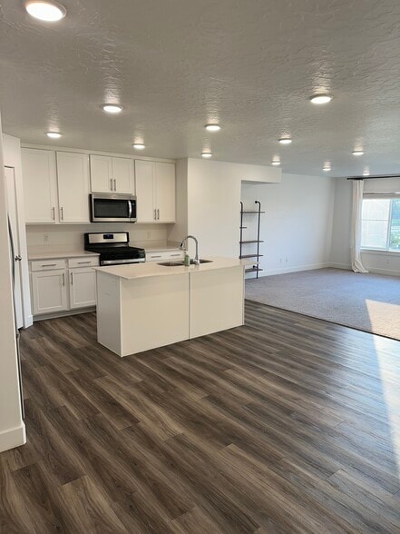 Building Photo - 1129 N 1920 W