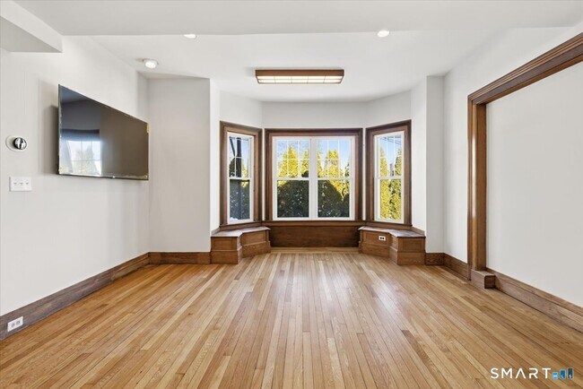 Building Photo - 2750 Whitney Ave